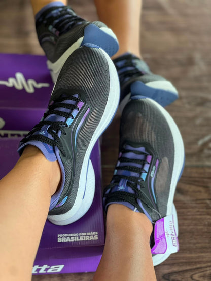 TENIS DE CORRIDA COM PLACA 4859.100 |cor:Preto Roxo
