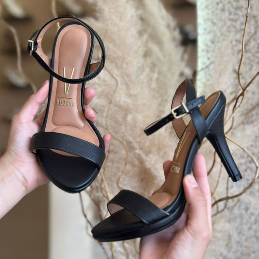 SANDALIA SALTO FINO TIRA BRILHO 6249.1003 |cor:Preto