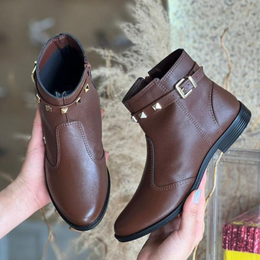 BOTA FEM DETALHES DOURADOS 5333.109 |cor:Marrom