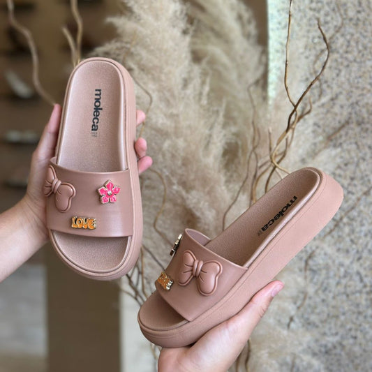 SANDALIA FECHADA PINGENTE 5469.151 |cor:Nude